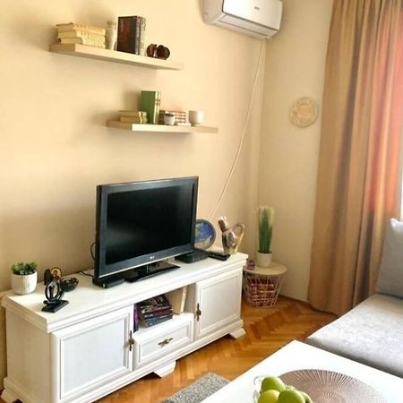Cute, Spacious Apt In The Heart Of The Old Town พอดโกริกา ภายนอก รูปภาพ