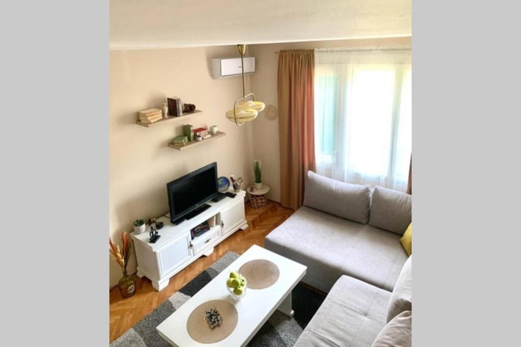 Cute, Spacious Apt In The Heart Of The Old Town พอดโกริกา ภายนอก รูปภาพ