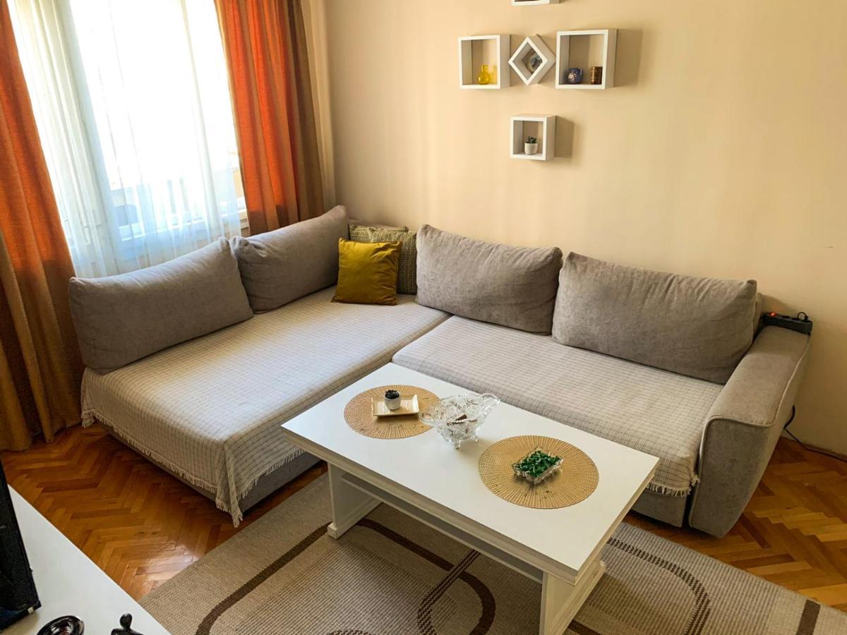 Cute, Spacious Apt In The Heart Of The Old Town พอดโกริกา ภายนอก รูปภาพ